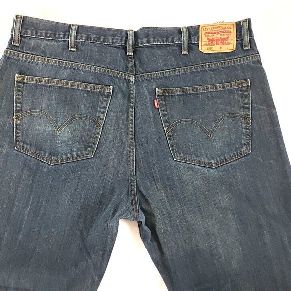 Levi's 559 SIZE 44x30 Relaxed Straight Fit Dark Wash Blue Denim Jeans Mens STAIN - Picture 5 of 10